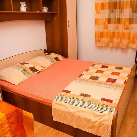 Two Bedroom Fanica