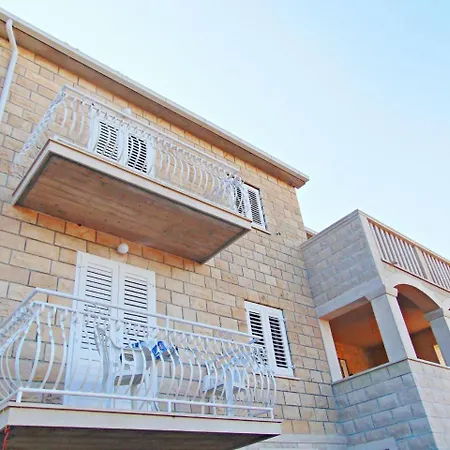 Two Bedroom Fanica Postira